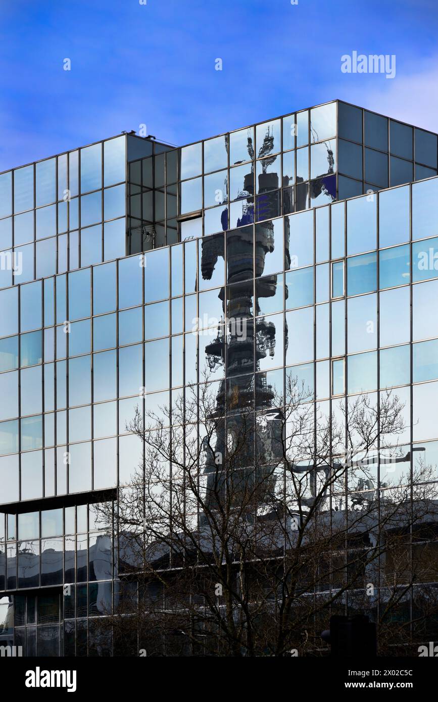 Reflexion der Post Office Tower London Stockfoto