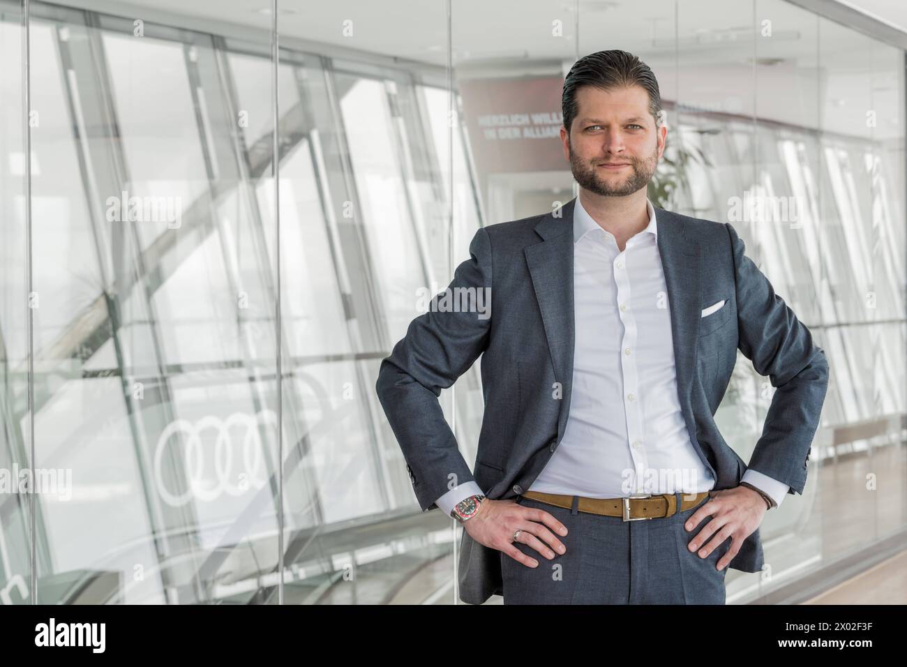 St. Galler Kantonalbank TIAM Interview Tacheles in der Münchner Allianz Arena.Christoffer Müller, Leiter Portfoliomanagement St. Galler Kantonalbank Deutschland. München Bayern Deutschland *** St Galler Kantonalbank TIAM Interview Tacheles in Munichs Allianz Arena Christoffer Müller, Leiter Portfolio Management St Galler Kantonalbank Deutschland München Bayern Deutschland Copyright: Argumx/xThomasxEinberger Stockfoto