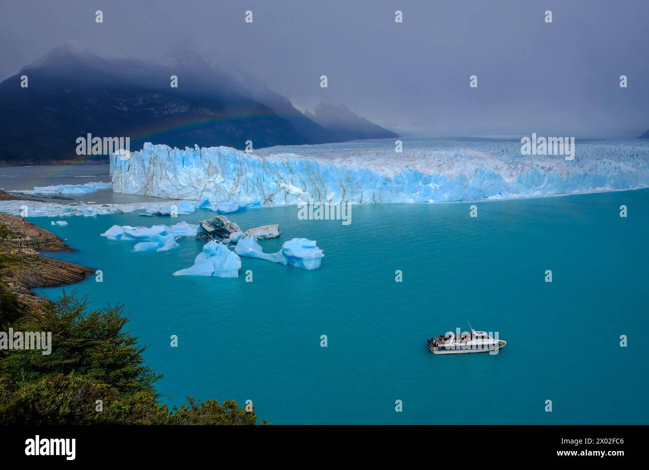 El Calafate, Patagonien, Argentinien - Perito Moreno Gletscher im Los Glaciares Nationalpark. Der Perito-Moreno-Gletscher ist Teil des patagonischen Eisfalls Stockfoto