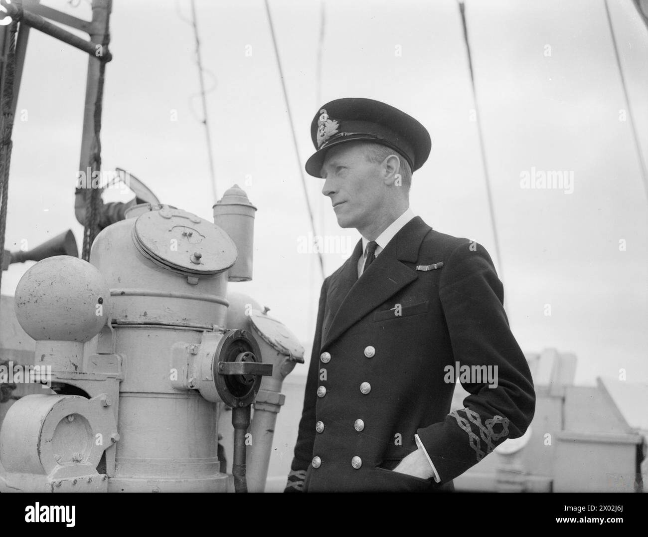 Am 30. Juni 1943 kommandierte Leutnant L P Benny von der Royal Canadian Naval Reserve die HMCS Brumheller in Londonderry. Stockfoto