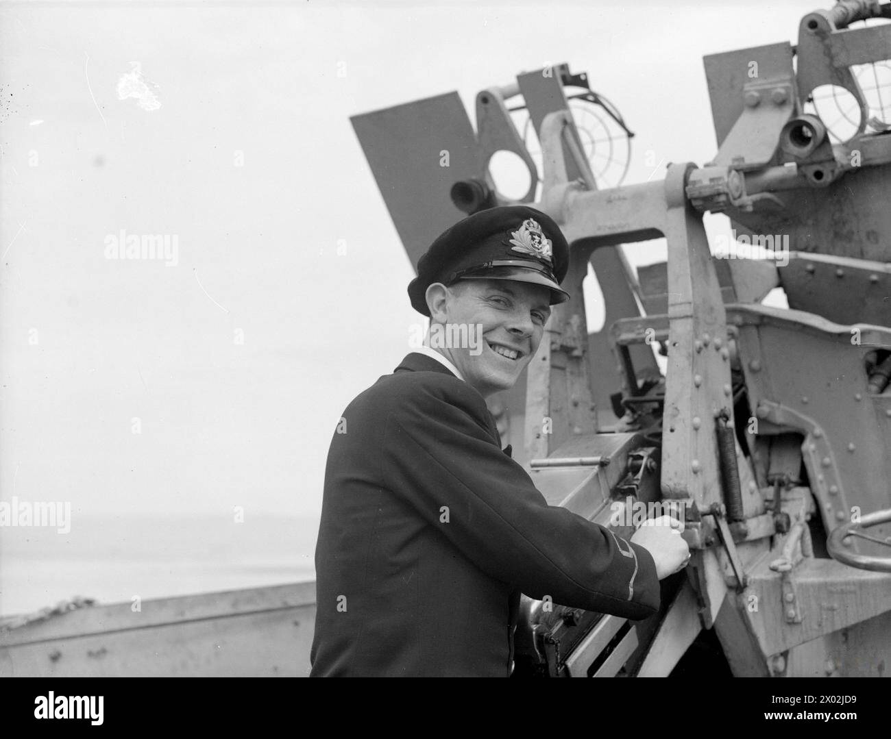UNTERLEUTNANT F A COLE, RANVR. 14. APRIL 1944 AN BORD DER HMS BLEASDALE, PORTSMOUTH. Stockfoto