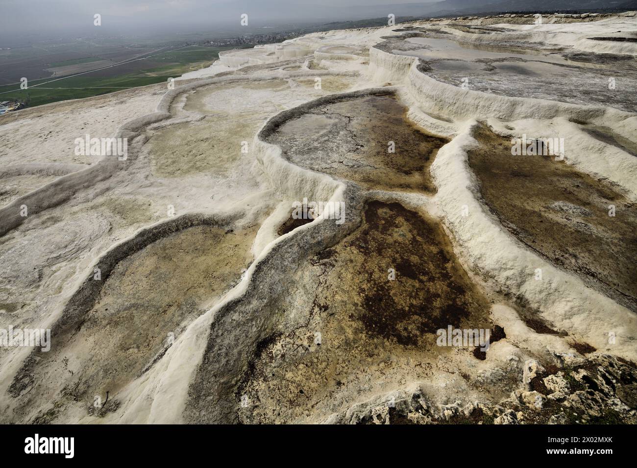 Travertinbecken und Terrassen des Baumwollschlosses von Pamukkale, UNESCO-Weltkulturerbe, Anatolien, Türkei, Kleinasien, Asien Stockfoto