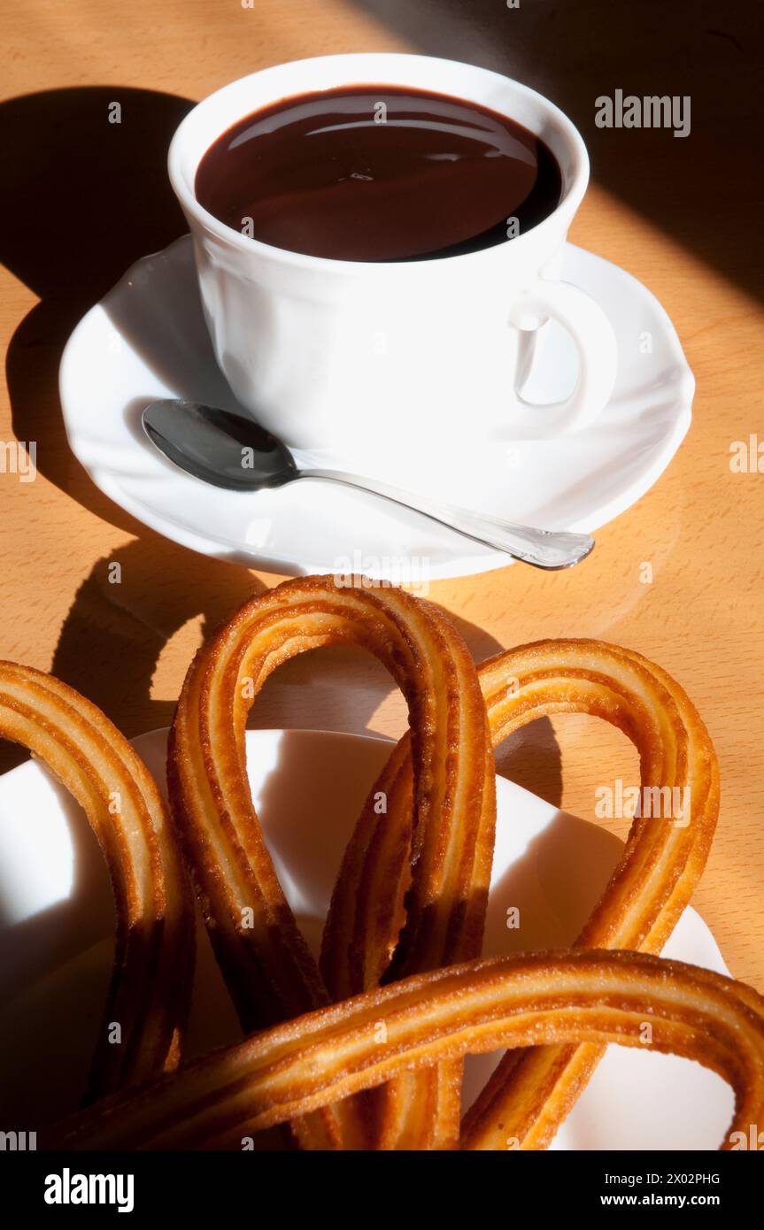 Schokolade mit Churros. Madrid, Spanien. Stockfoto