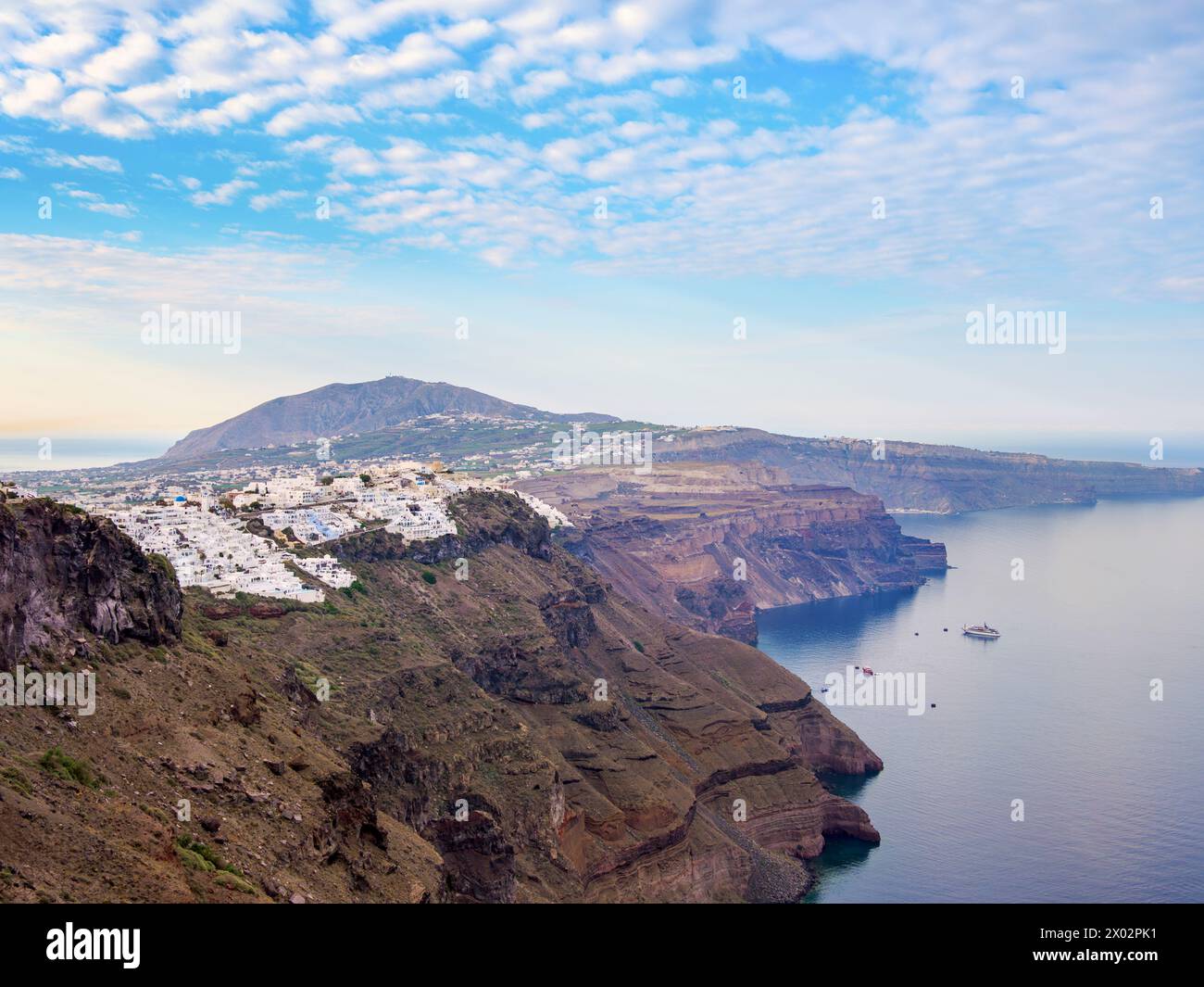 Caldera und Fira City, Santorini (Thira) Island, Kykladen, griechische Inseln, Griechenland, Europa Stockfoto