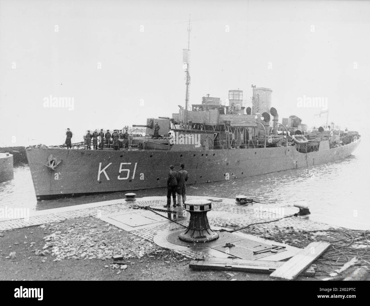 Die HMS Rockrose, ein Schiff der Royal Navy, ist während des Zweiten Weltkriegs in den Hafen eingelaufen. Stockfoto