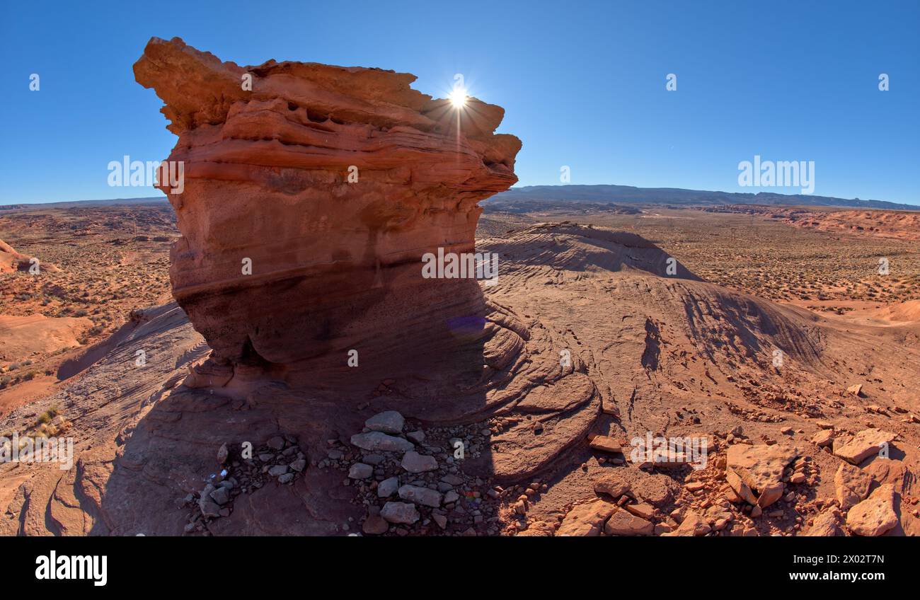 Ein Sandstein-Hoodoo bei Ferry Swale im Glen Canyon Recreation Area in der Nähe von Page, Arizona, USA, Nordamerika Stockfoto