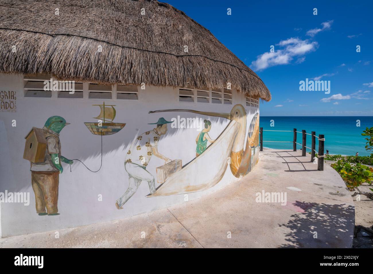 Blick auf Wandbilder in Playa Delfines, Hotelzone, Cancun, Karibikküste, Yucatan Halbinsel, Mexiko, Nordamerika Stockfoto
