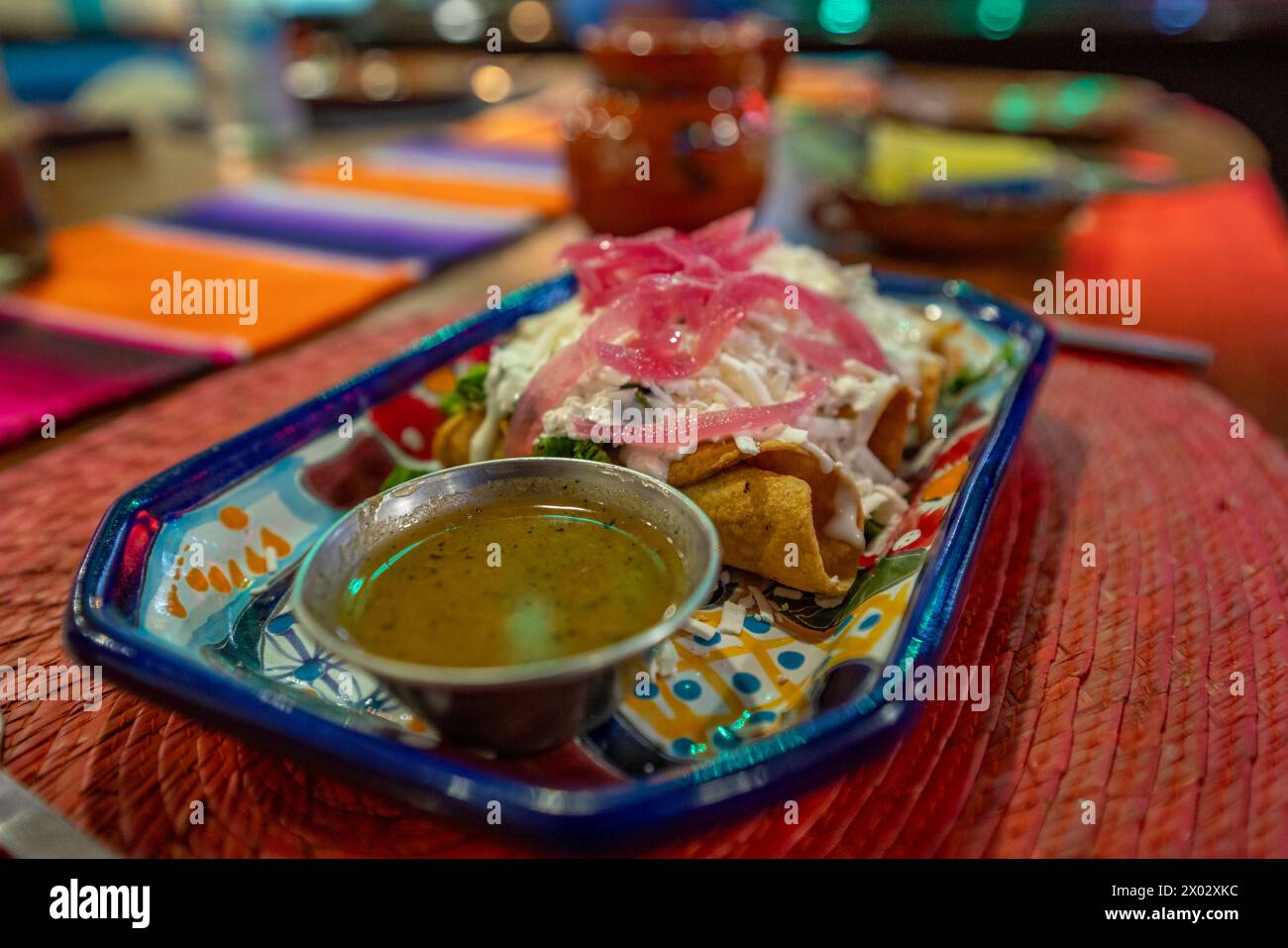 Blick auf Chilis gefüllt mit Käse im Restaurant, Hotel Zone, Cancun, Karibikküste, Yucatan Halbinsel, Mexiko, Nordamerika Stockfoto