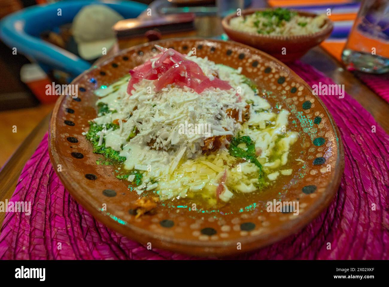 Blick auf Chilis gefüllt mit Käse im Restaurant, Hotel Zone, Cancun, Karibikküste, Yucatan Halbinsel, Mexiko, Nordamerika Stockfoto
