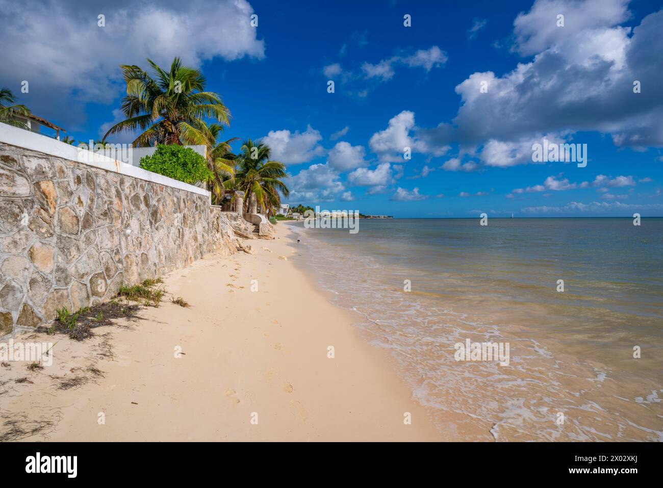 Blick auf den Strand in der Nähe von Puerto Morelos, Karibikküste, Yucatan Halbinsel, Mexiko, Nordamerika Stockfoto