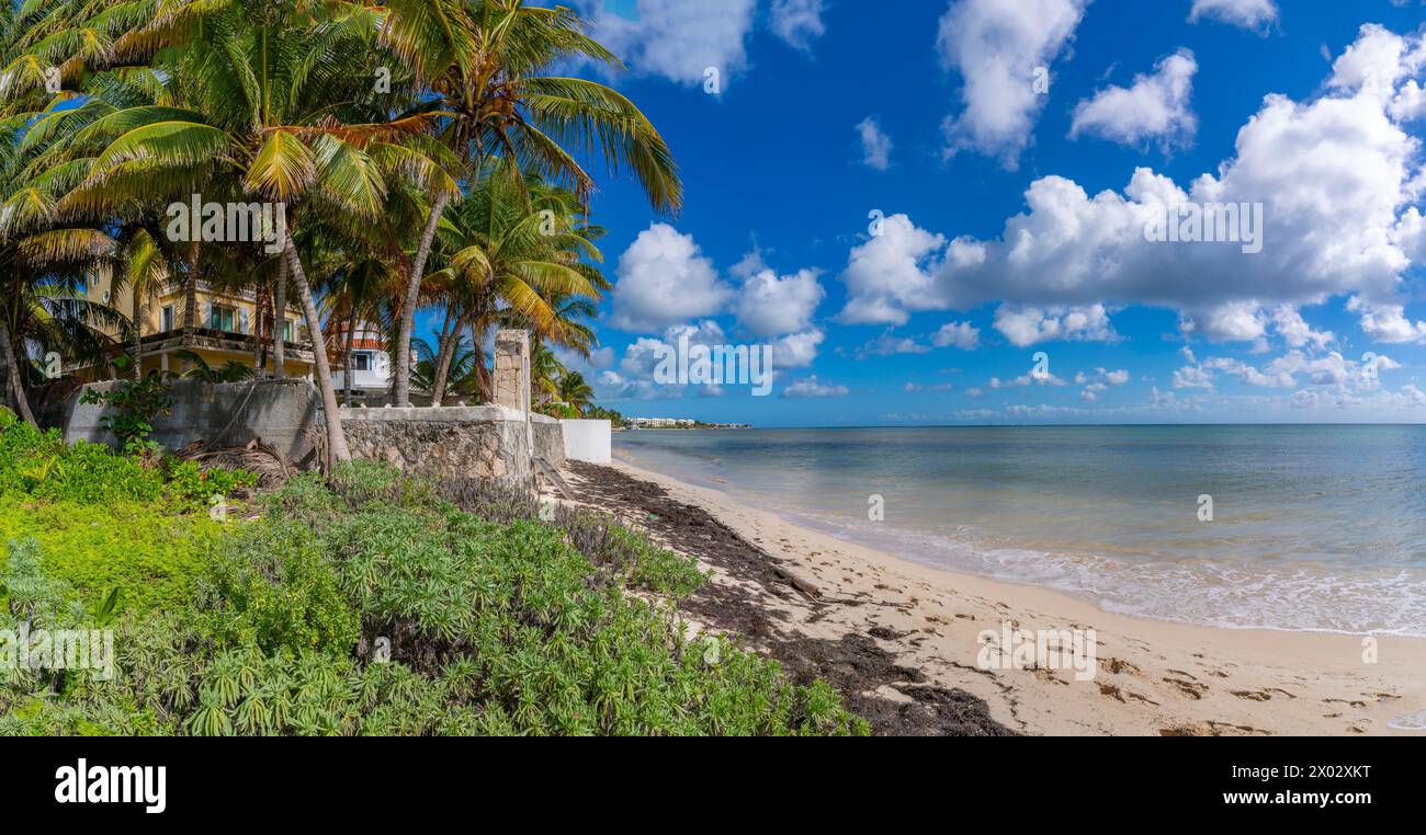 Blick auf den Strand in der Nähe von Puerto Morelos, Karibikküste, Yucatan Halbinsel, Mexiko, Nordamerika Stockfoto