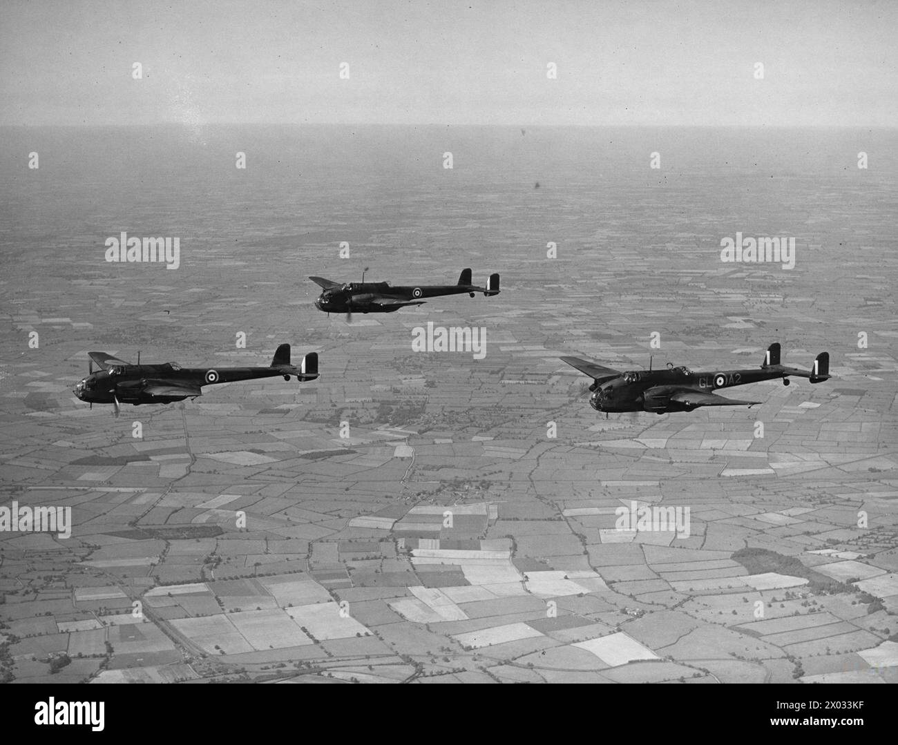 RAF-BOMBERKOMMANDO - Handley Page Herefords von Nr. 14 OTU (Operational Training Unit) im Flug, Anfang 1940 Stockfoto