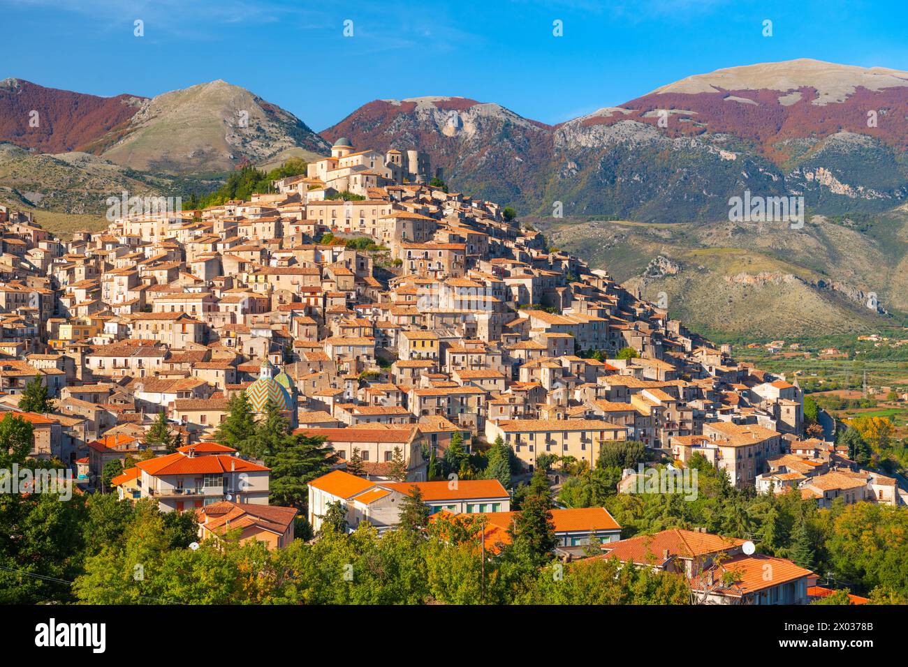Morano Calabro, Italien auf einem Hügel in der Provinz Cosenza in der Region Kalabrien. Stockfoto