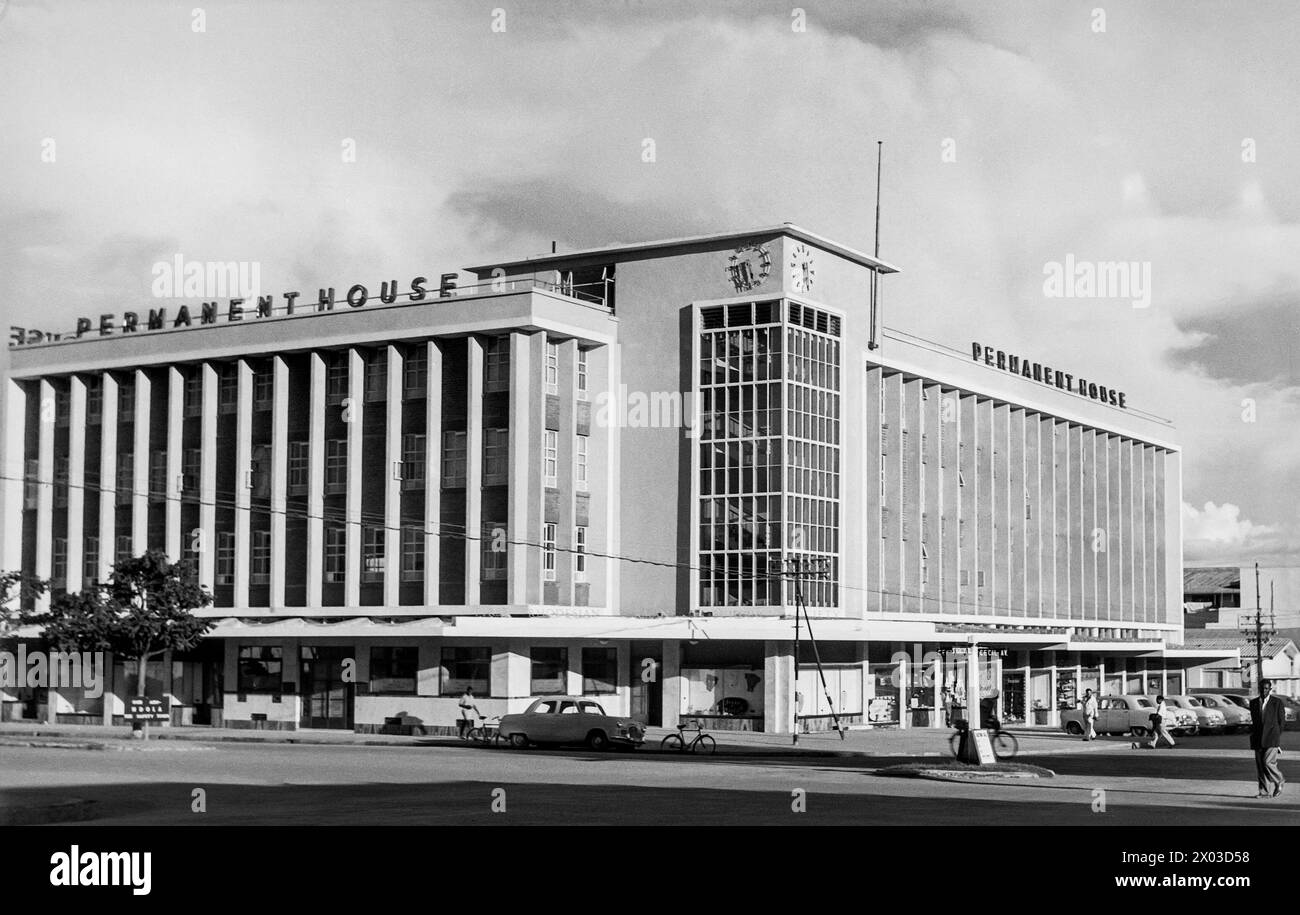 Lusaka, Nordrhodesien/Sambia. Permanent House, Hauptsitz der ersten Rhodesian Permanent Building Society, an der Selous Street und Cecil Avenue um 1956 Stockfoto