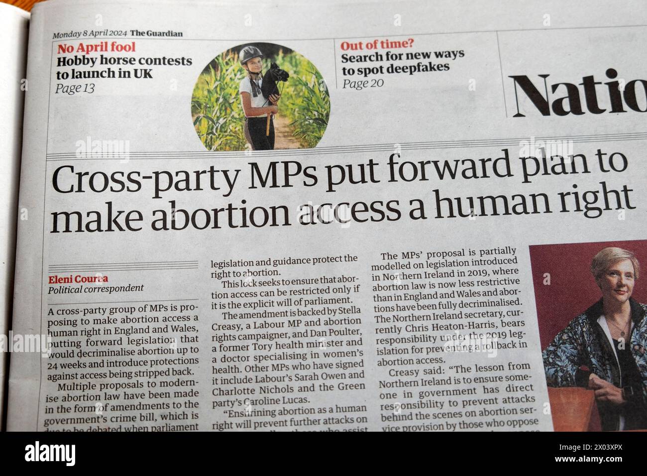 "Parteiübergreifende Parlamentsabgeordnete haben einen Plan vorgelegt, um Abtreibung zu einem Menschenrecht zu machen", titelt die Zeitung Guardian am 8. April 2024 London UK Stockfoto