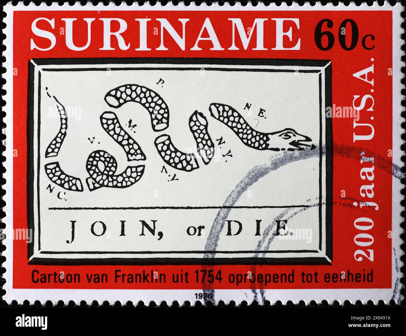 Politischer Cartoon „Join or die“ von Benjamin Franklin auf Briefmarke Stockfoto