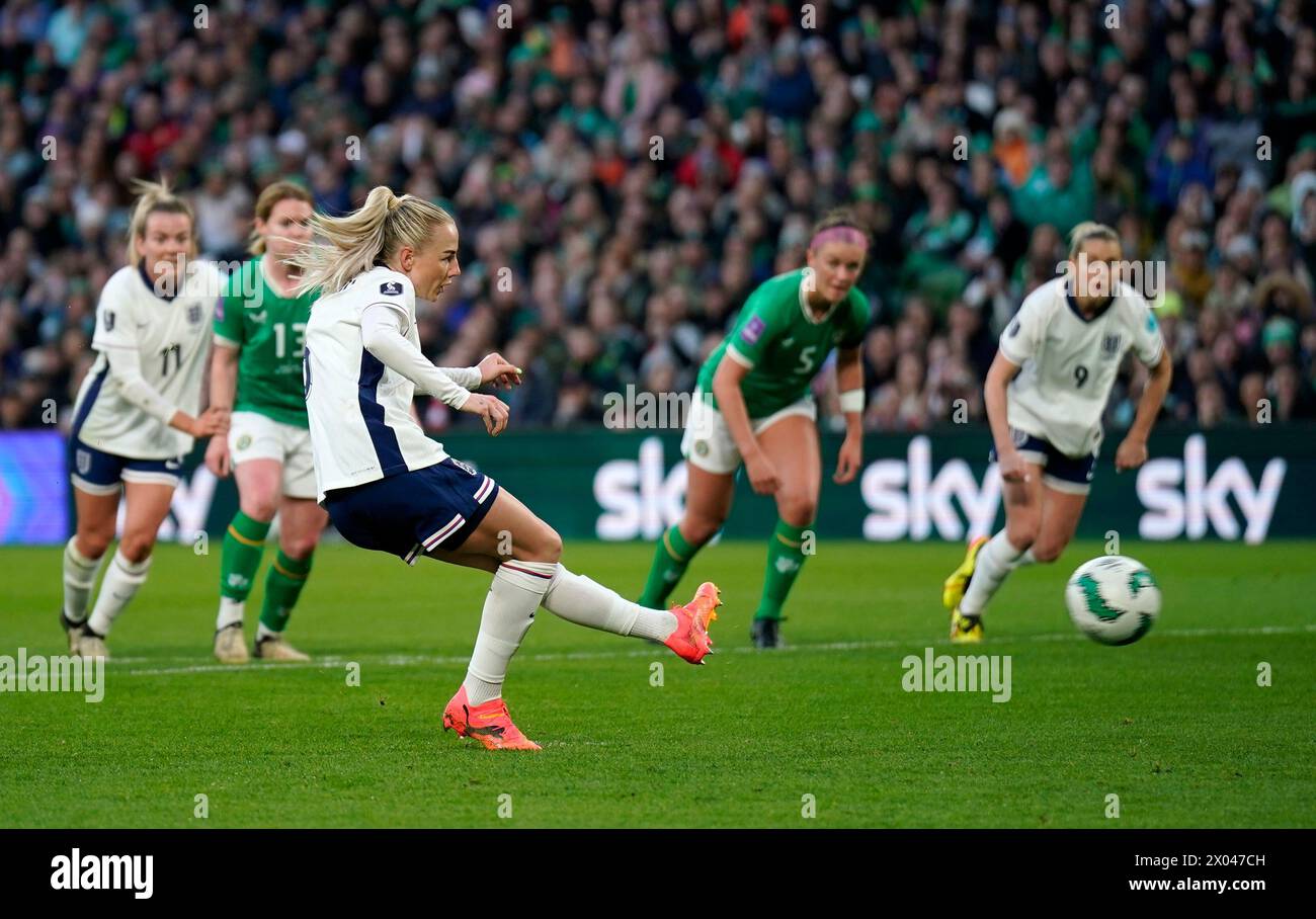 Alex Greenwood erzielt in der Qualifikationsrunde der UEFA Women's Euro 2025 in der Gruppe A3 im Aviva Stadium in Dublin das zweite Tor des Spiels. Bilddatum: Dienstag, 9. April 2024. Stockfoto