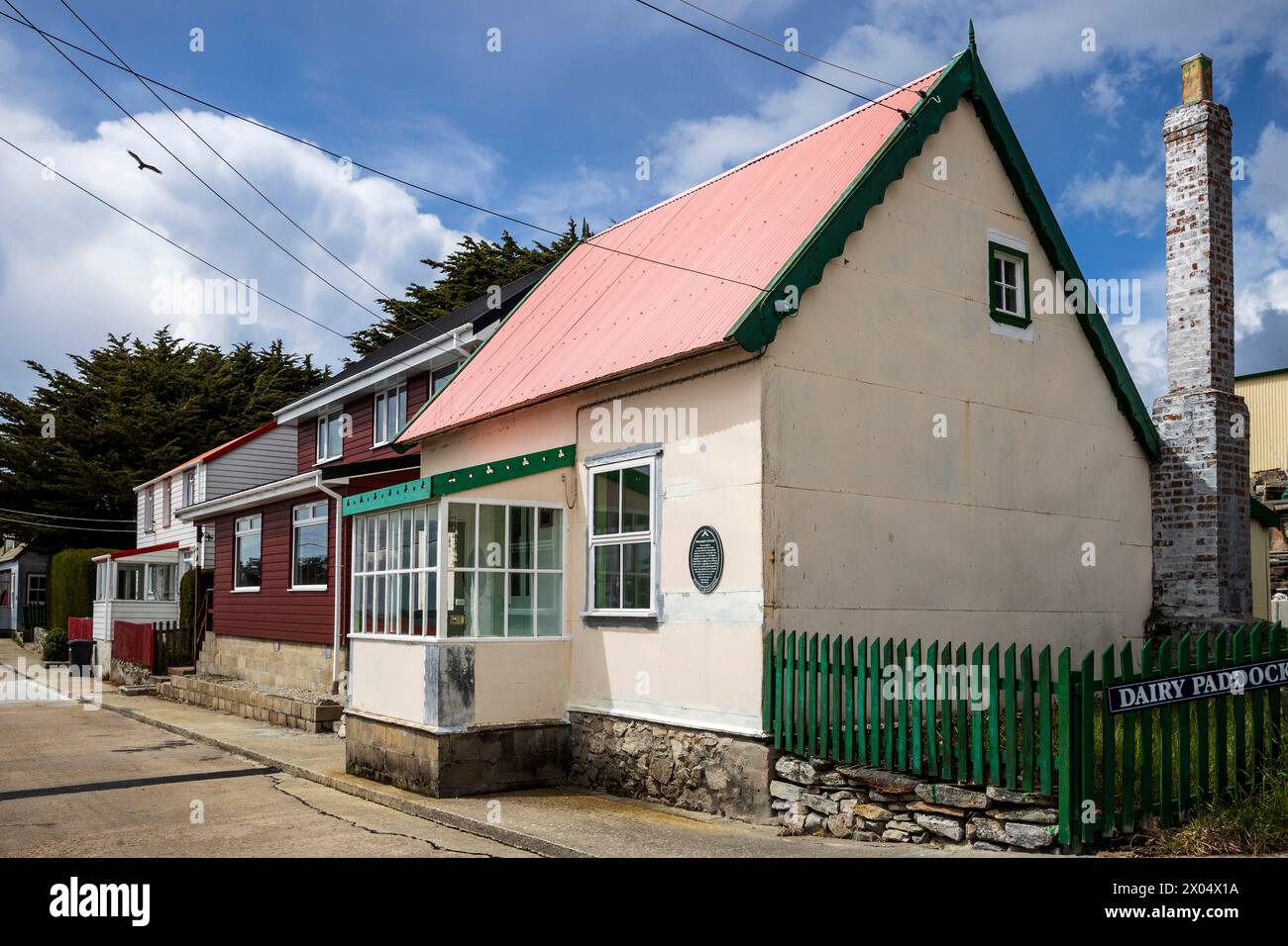 Pensioner Cottages, Stanley, Falklandinseln, Samstag, 02. Dezember, 2023. Foto: David Rowland / One-Image.com Stockfoto