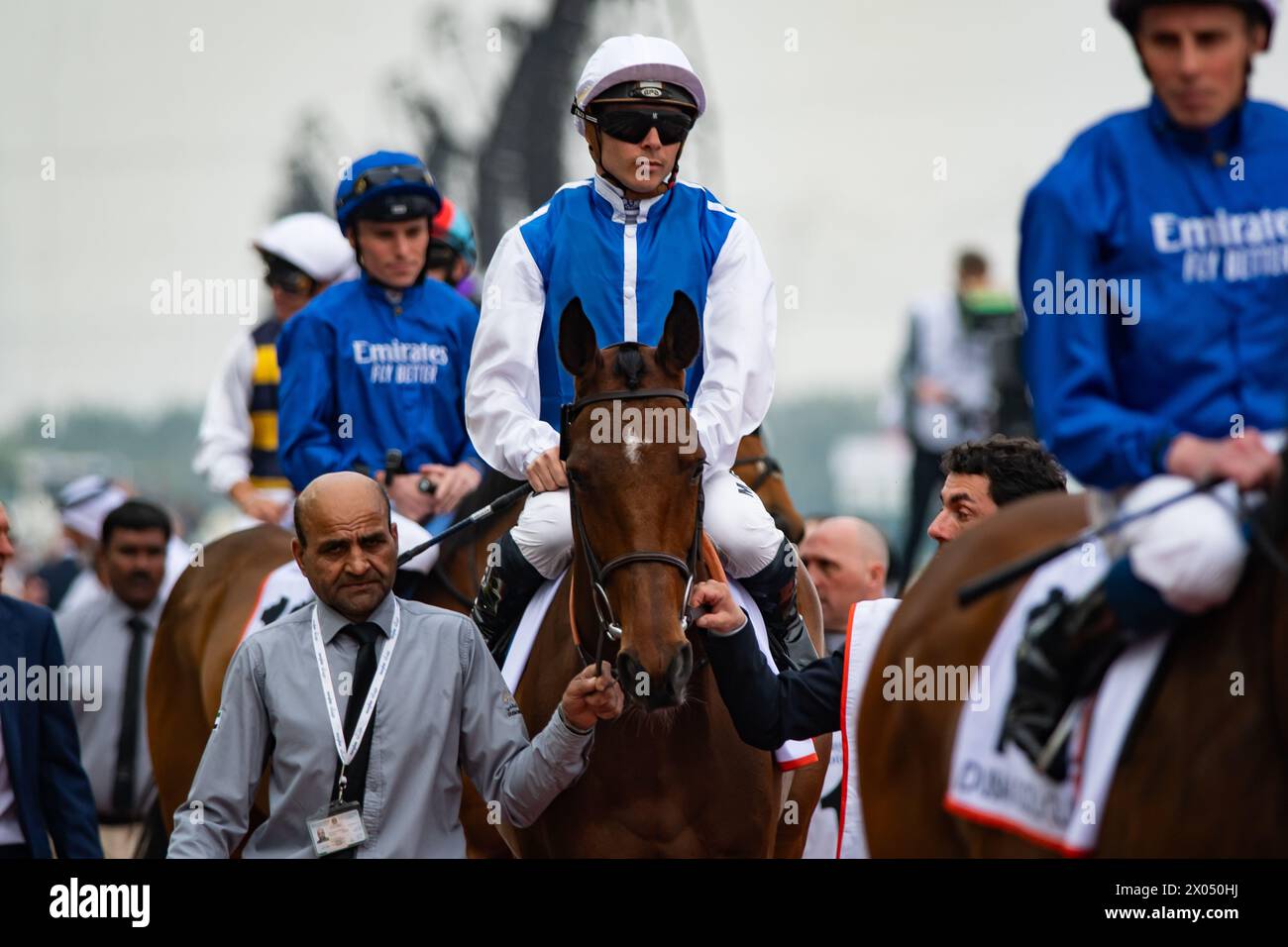 Sober und Maxime Guyon starten den Dubai Gold Cup auf der Meydan Racecourse, Dubai, VAE, 24.03.30. Credit JTW equine Images / Alamy. Stockfoto