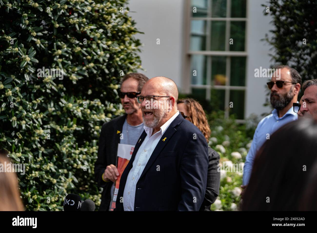 Am 9. April hatten 10 Familienmitglieder der Geisel ein Treffen mit der Vizepräsidentin Kamala Harris im Weißen Haus, nachdem sie zum Pfahl kamen Stockfoto