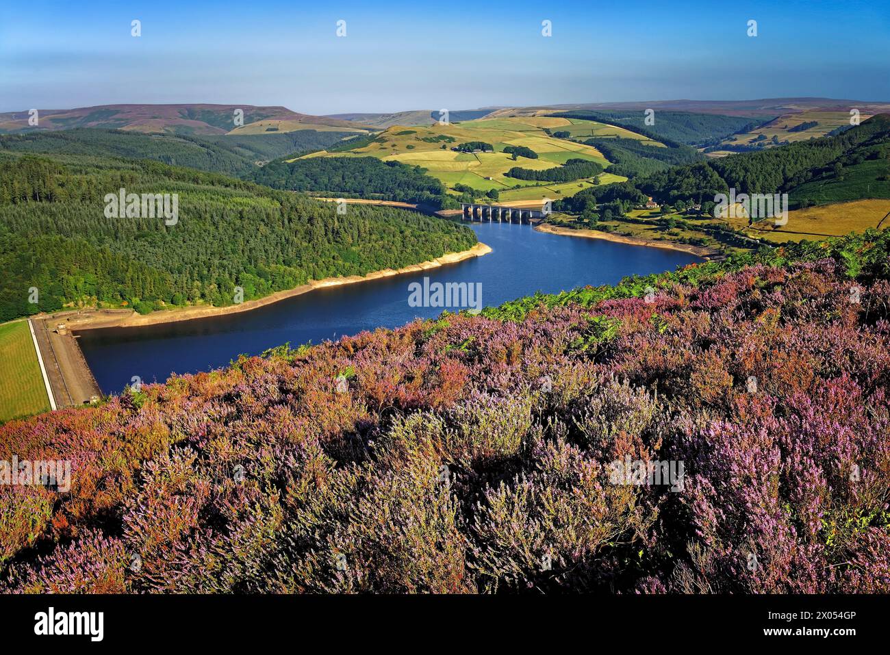 Großbritannien, Derbyshire, Peak District, Ladybower Reservoir ab Bamford Edge Stockfoto