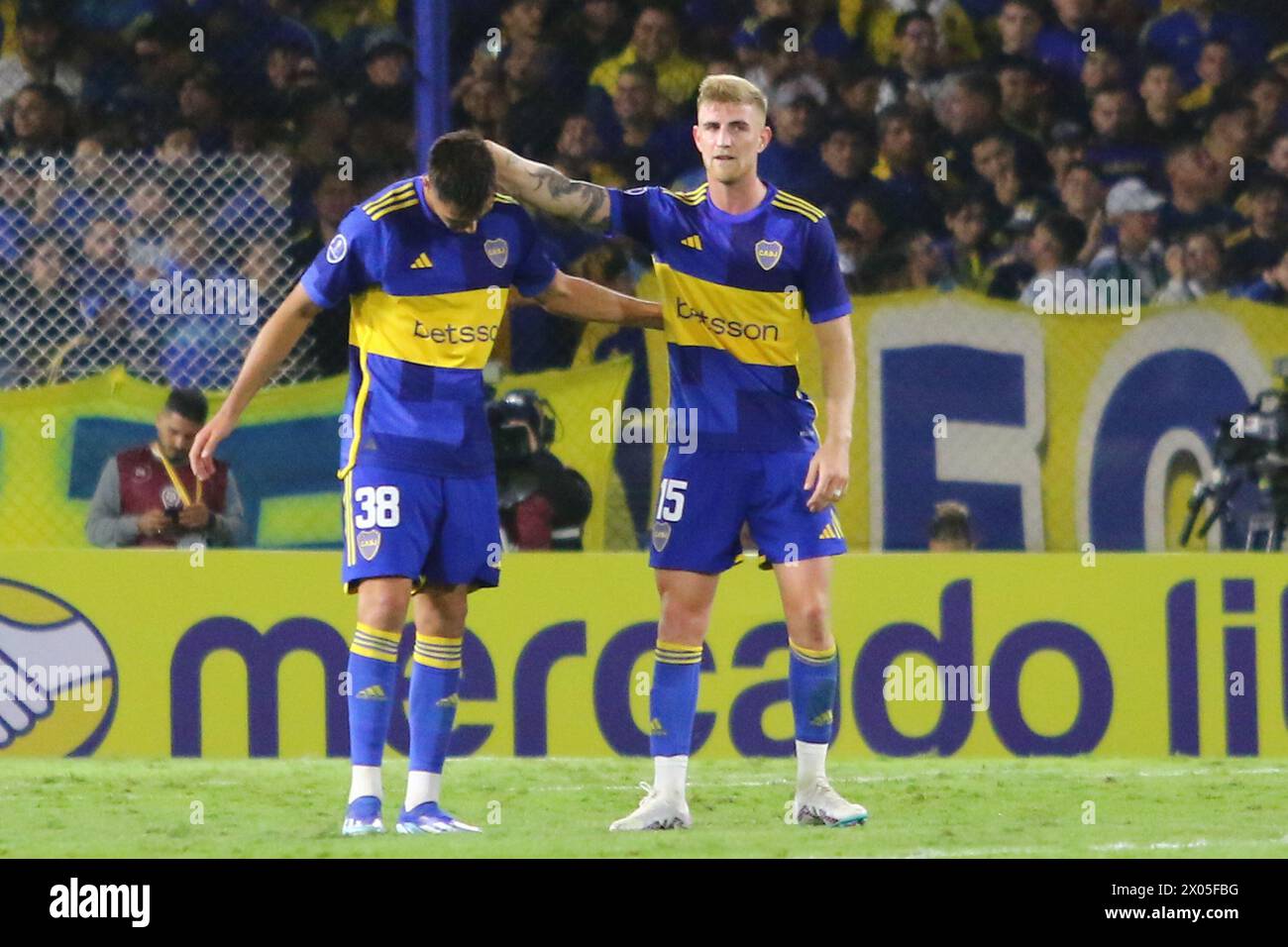 Buenos Aires, 09.04.2024: Aaron Anselmino von Boca Juniors feiert sein Tor während des Spiels zur 2. Runde des CONMEBOL Sudamericana Cup für Gruppe D im La Bombonera Stadion ( Credit: Néstor J. Beremblum/Alamy Live News) Stockfoto