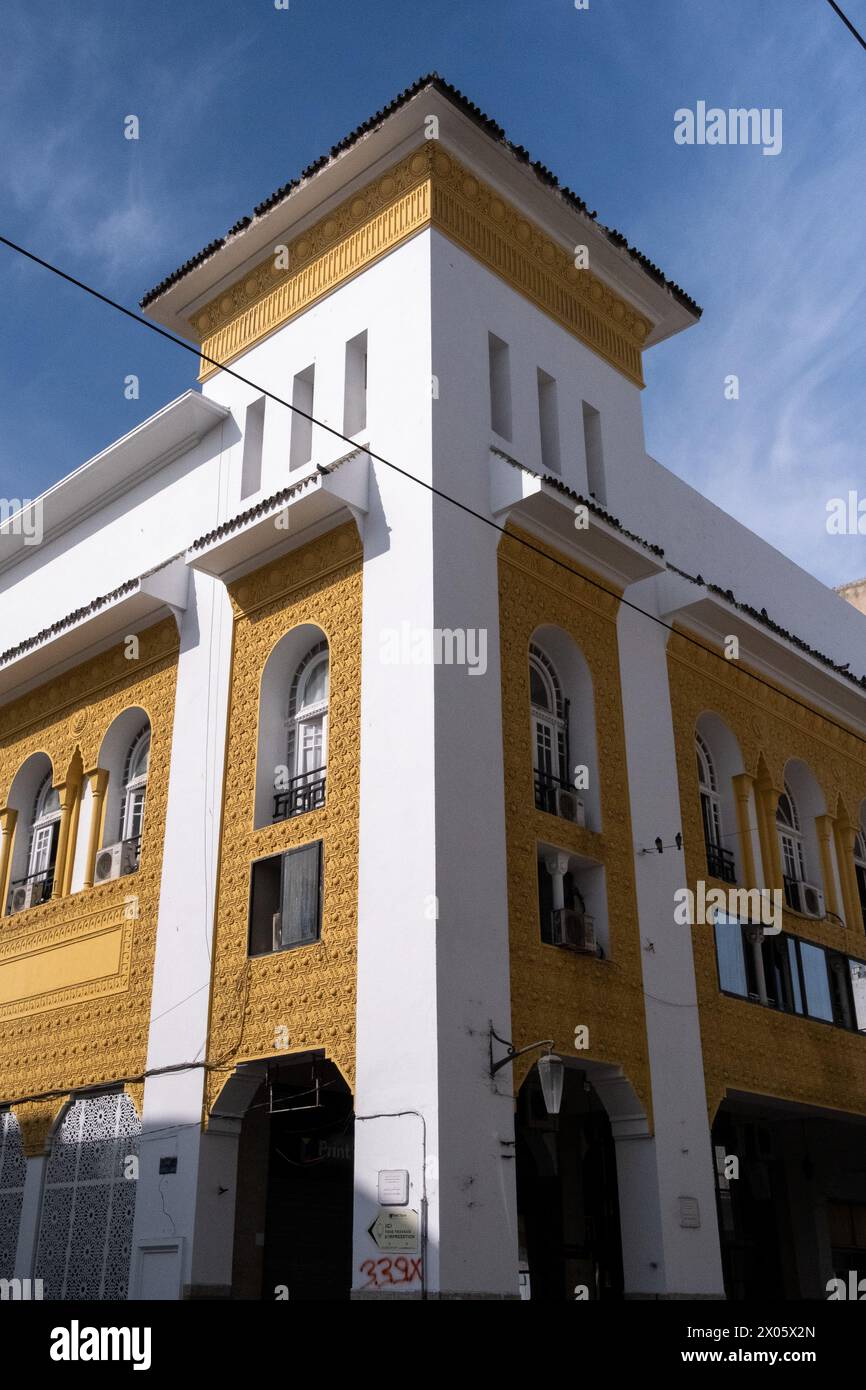 Gebäude, die die Bevölkerungsdichte im Art déco-Viertel zeigen, das unter dem französischen Protektorat das europäische Viertel der Stadt war und Heimat von s ist Stockfoto