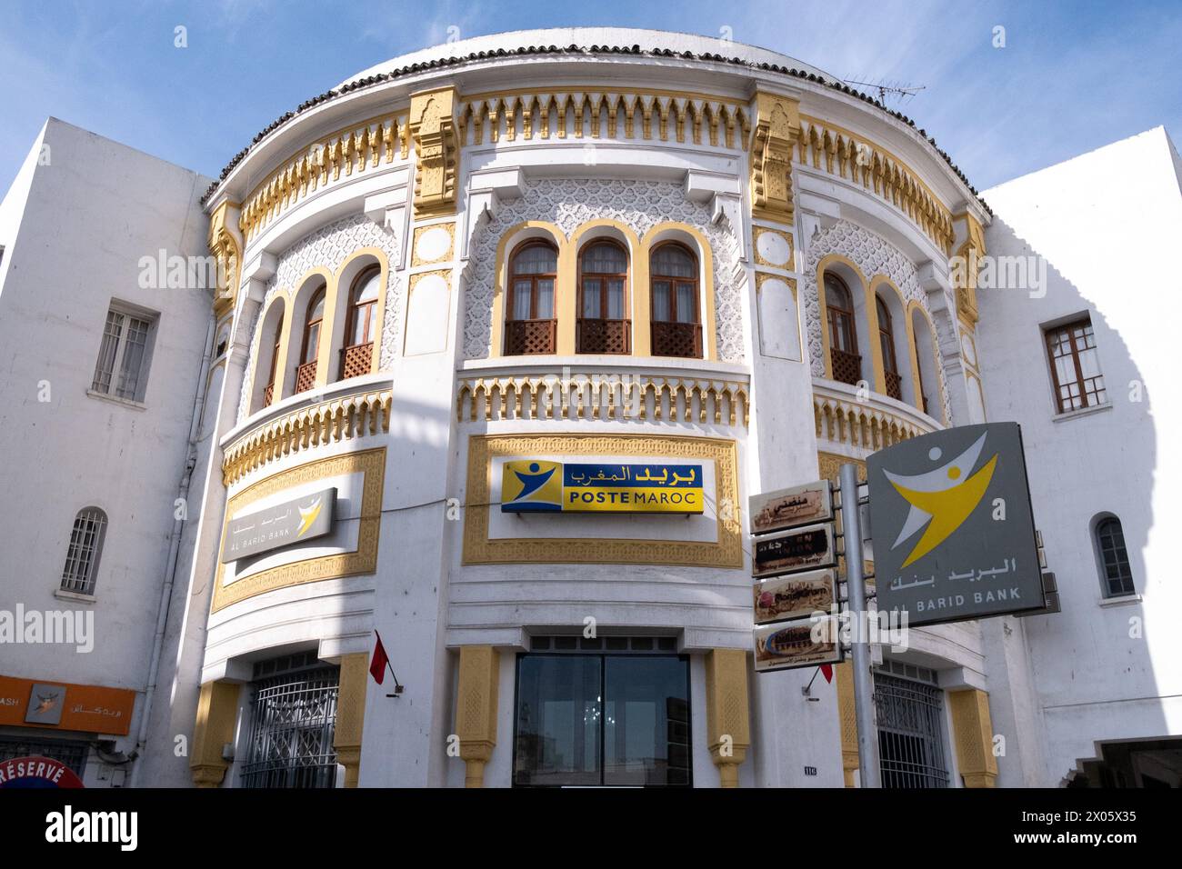 Postamt im Art déco-Viertel, das unter dem französischen Protektorat das europäische Viertel der Stadt war und mehrere monumentale Kompositionen beherbergt, i Stockfoto