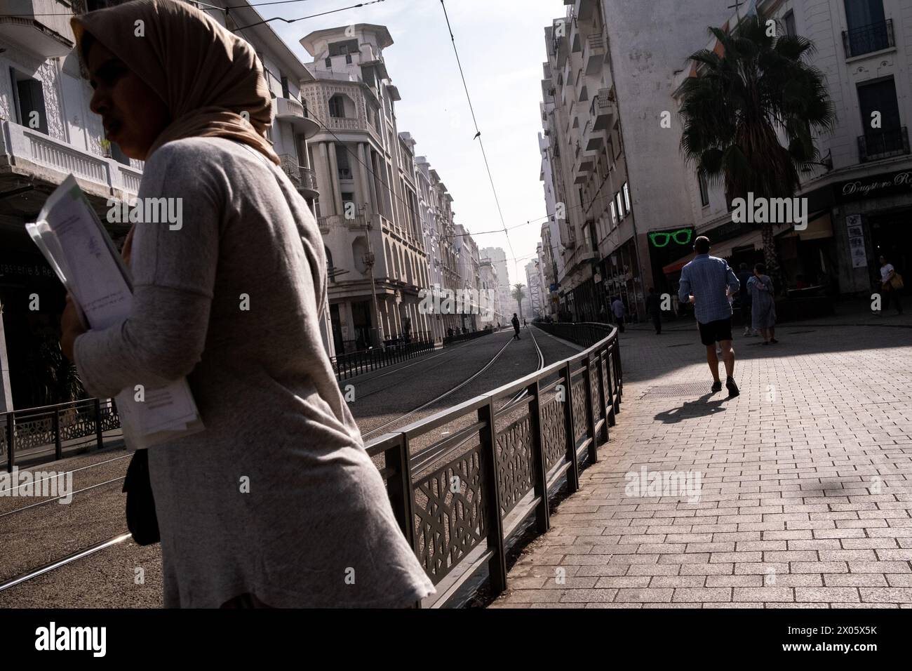 Gebäude, die die Bevölkerungsdichte im Art déco-Viertel zeigen, das unter dem französischen Protektorat das europäische Viertel der Stadt war und Heimat von s ist Stockfoto
