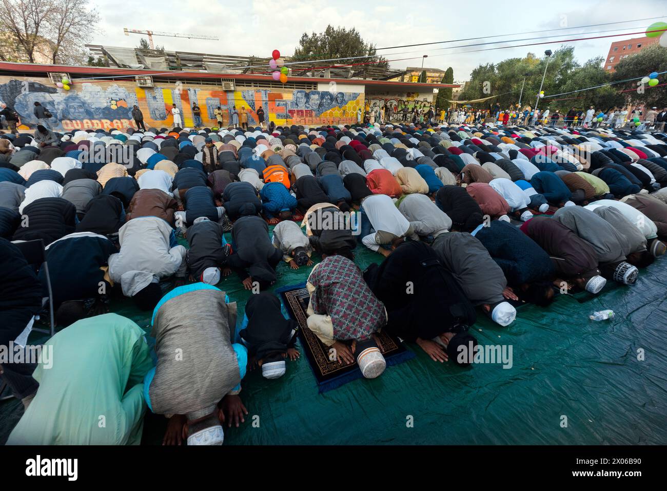 italien, rom: Feier von ID al-fitr im Stadtteil Torpignattara am letzten Tag des Ramadan 2024 Stockfoto