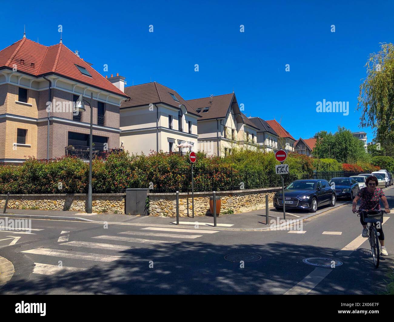 Le Perreux-sur-Marne, Frankreich, Weitwinkelblick, Pariser Vororte, Straßenszenen, Einfamilienhaus, Mittelklasse Vorort Stockfoto