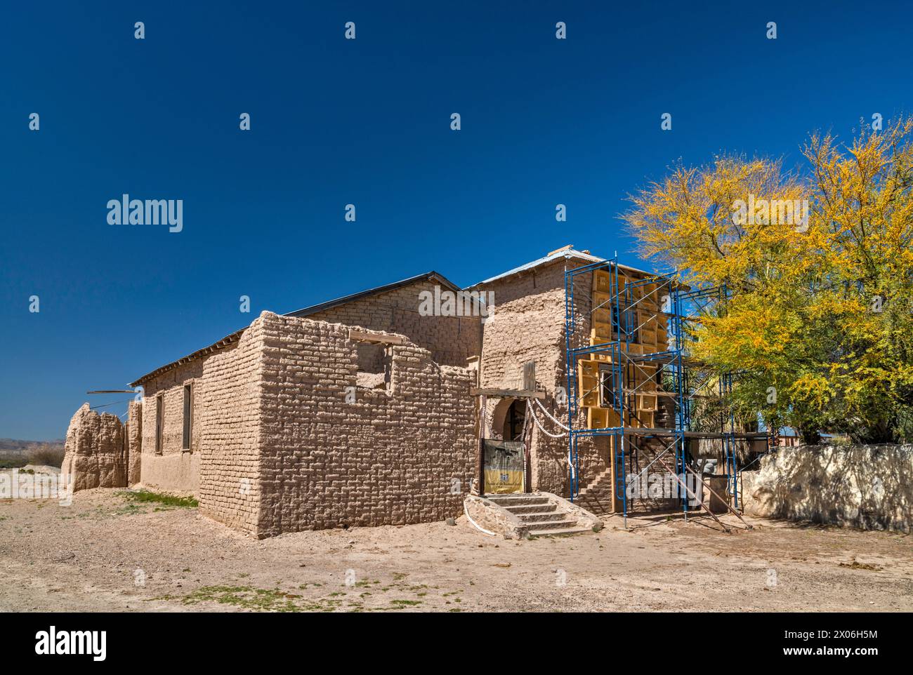 Kirche des heiligen Herzens Jesu (El Corazon Sagrado de la Iglesia de Jesus), 1915, Dorf Ruidosa, Big Bend Country, Texas, USA Stockfoto