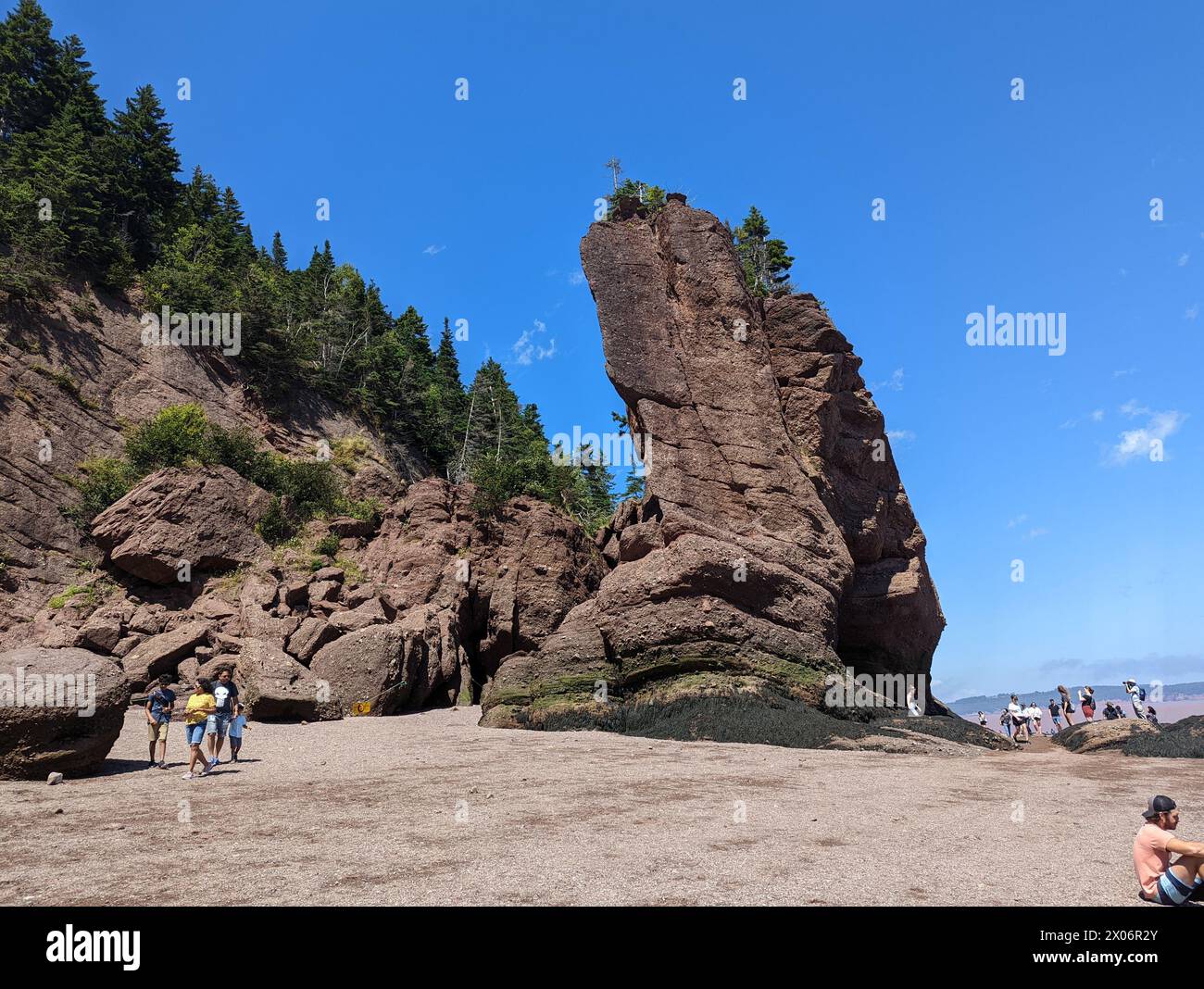 Berggipfel locken mit Sonnenuntergang. Die Stille der Natur gefangen. Verwandeln Sie Ihren Raum mit diesen beeindruckenden Fotos, die jetzt zum Verkauf angeboten werden. Stockfoto
