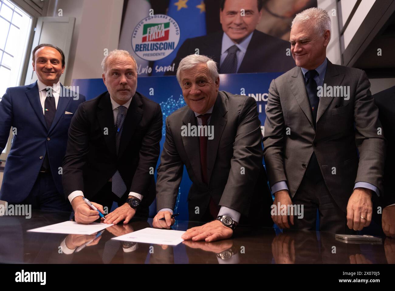 Alberto Cirio, Paolo Damilano, Antonio Tajani, Paolo Zangrillo durante la conferenza stampa sugli appuntamenti elettorali delle elezioni europee e regionali di Forza Italia a a Torino, Italia - Cronaca - Mercoledì 10 april 2024 - Alberto Cirio, Paolo Damilano, Antonio Tajani, Paolo Zangrillo während der Pressekonferenz für die regionale en-europäische Wahlkampagne der Partei Forza Italia in Turin, Italien - Montag, den 8. April 2024 (Foto Matteo SECCI/LaPresse) Credit: LaPresse/Alamy Live News Stockfoto