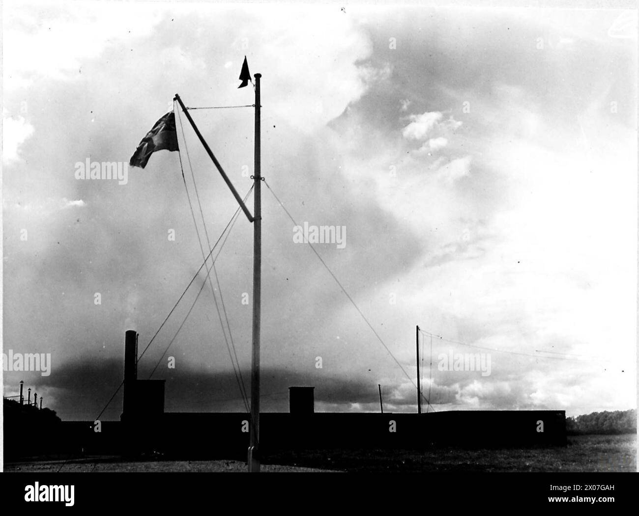 Ein fotografisches Negativbild der RAF von 1940 bis 1945 in Großbritannien zeigt Flugzeuge, Flugbesatzungen und operative Aktivitäten während des Zweiten Weltkriegs. Stockfoto