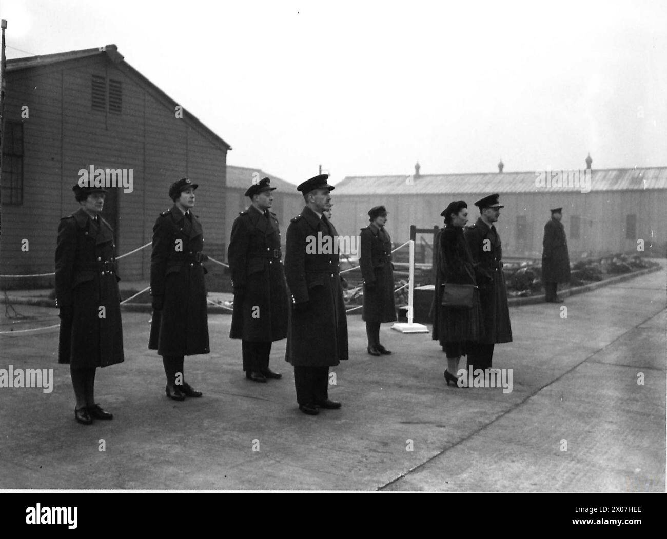 Fotografisches negativ, das die Royal Air Force in Großbritannien in den Jahren 1940–1945 darstellt und Personal, Flugzeuge und Basisoperationen während des Zweiten Weltkriegs zeigt Stockfoto