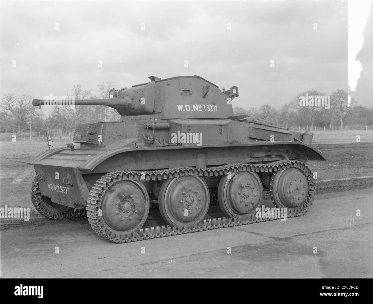 Der leichte Panzer Mk VII, bekannt als Tetrarch, war ein britischer leichter Panzer, der in den späten 1930er Jahren entwickelt wurde Mit einem Gewicht von 7 Tonnen war er mit einer 2-Pfünder-Kanone und einer Besa-Maschinenpistole bewaffnet. Der Tetrarch wurde für den Flugbetrieb konzipiert und in Hamilcar-Segelflugzeugen transportiert. Während des Zweiten Weltkriegs gab es nur begrenzte Aktionen, darunter die Invasion Madagaskars und Operationen im Mittelmeer. Stockfoto