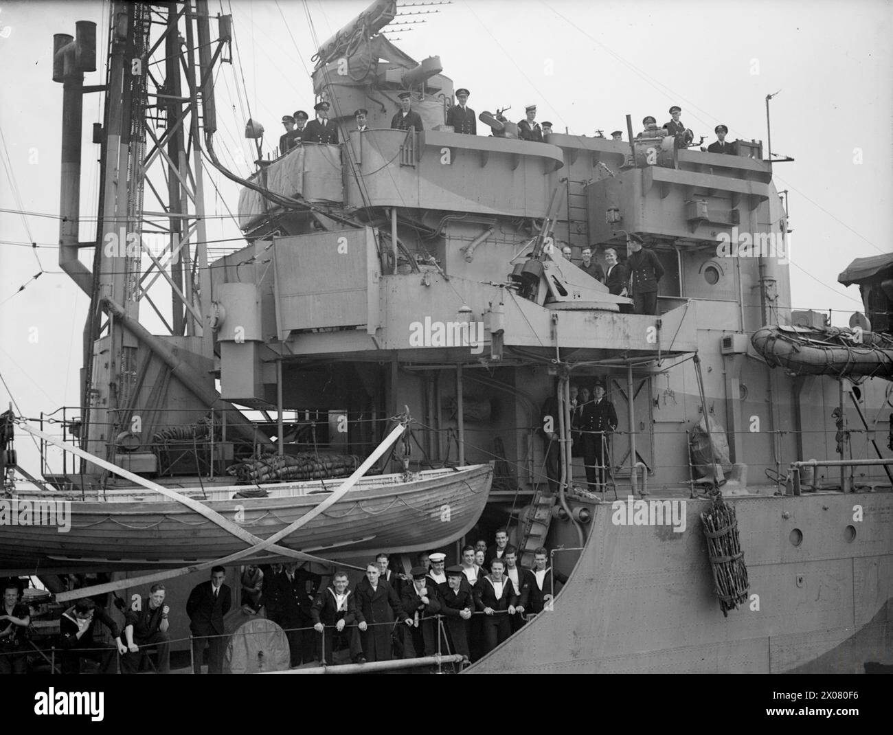 Am 1. Juli 1944 kehrte die HMS Kempenfelt nach Newcastle zurück, nachdem sie während der Invasion der Normandie bei der Aufrechterhaltung der Versorgungslinien zum Strand der Alliierten mitgeholfen hatte. Stockfoto