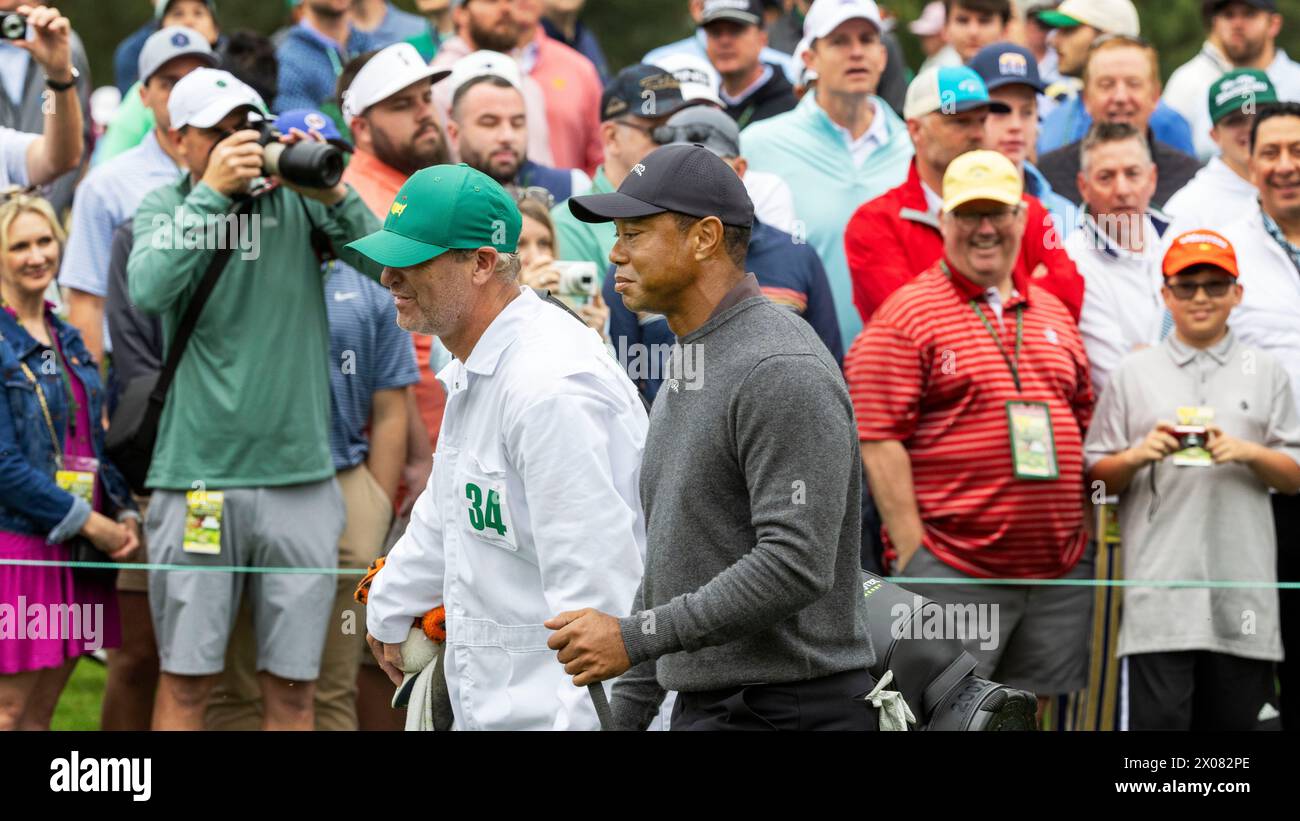 Tiger Woods übt am Dienstag, den 9. April 2024, vor dem Masters Turnier auf dem Augusta National Golf Course in Augusta, Georgia, USA. Hier mit seinem Stockfoto Tiger Woods übt am Dienstag, den 9. April 2024, vor dem Masters Turnier auf dem Augusta National Golf Course in Augusta, Georgia, USA. Hier mit seinem Stockfoto