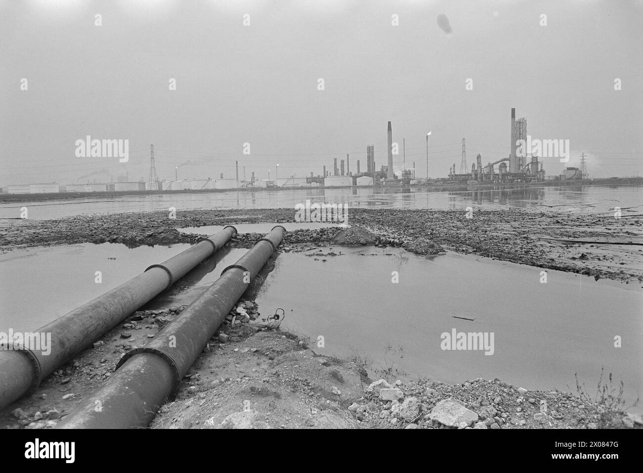 Aktuell 14 - 3 - 1973: Die Stadt, die auf Öl wartet die britische Industriestandorte Teesside hofft auf Norwegen. Sie hofft, dass sie siegreich aus dem Tauziehen hervorgehen wird, um zum Landeplatz für Nordseeöl zu werden. Teesside hat eine Menge Industrie von früher - aber es gibt auch hohe Arbeitslosigkeit in diesem Bezirk von England. Manche hoffen, dass Teesside ein Industrieriese wird. Viele andere freuen sich mit großem Entsetzen auf eine solche Entwicklung. In Seal Sands wird Land aus dem Meer zurückgewonnen, um Platz für mehr Industrie zu schaffen. Foto: Odd Ween / aktuell / NTB ***FOTO NICHT VERARBEITET*** Stockfoto