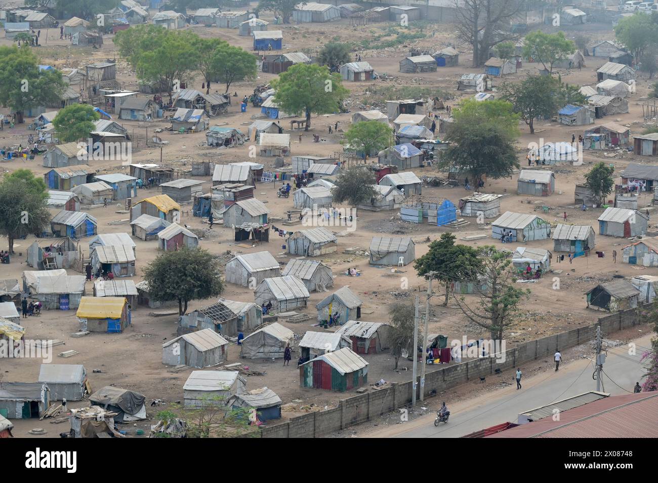 SÜDSUDAN, Hauptstadt Juba, Slumsiedlung von Binnenflüchtlingen aus den verschiedenen Konflikten, Luftaufnahme vom Hotel Pyramid/SÜDSUDAN, Hauptstadt Juba, Slum, Armensiedlung mit IDP Binnenflüchtlingen aus den verschiedenen Konflikten im Südsudan am Hotel Pyramid Stockfoto