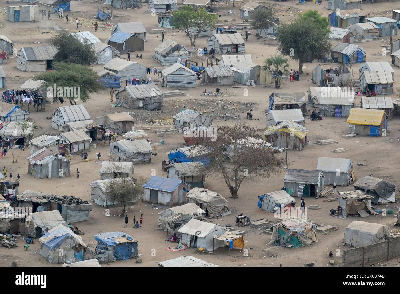 SÜDSUDAN, Hauptstadt Juba, Slumsiedlung von Binnenflüchtlingen aus den verschiedenen Konflikten, Luftaufnahme vom Hotel Pyramid/SÜDSUDAN, Hauptstadt Juba, Slum, Armensiedlung mit IDP Binnenflüchtlingen aus den verschiedenen Konflikten im Südsudan am Hotel Pyramid Stockfoto