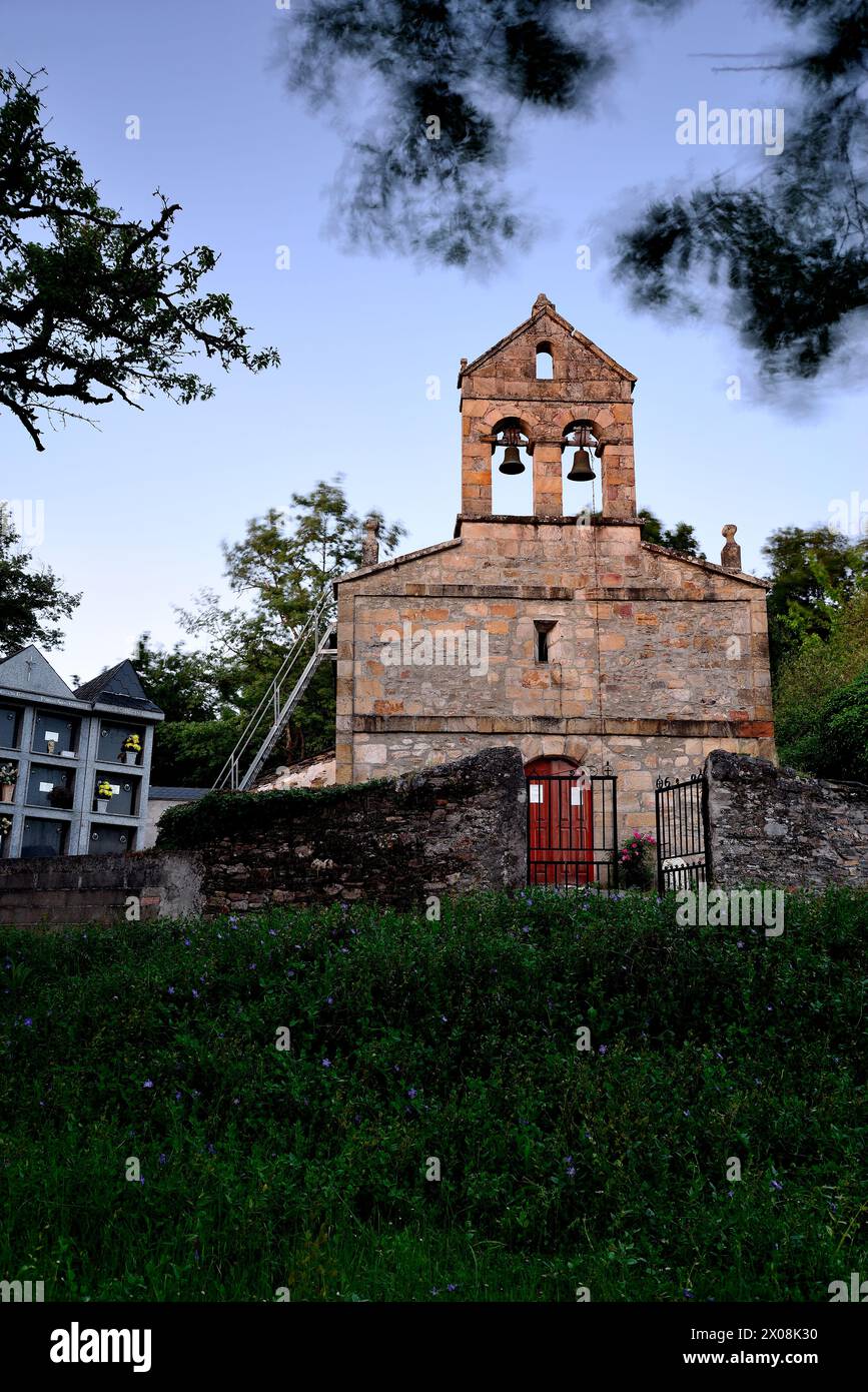 Kirche San Salvador von Ferreiros, Pobra do Brollon, Lugo, Spanien Stockfoto