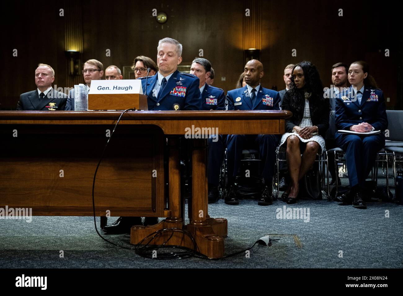 Washington, USA. April 2024. Timothy Haugh, Direktor der National Security Agency und Befehlshaber des Cyber Command der USA, sagte bei einer Anhörung des Armed Services Committee im Senat über den Haushalt 2025 von Präsident Biden im US-Kapitol in Washington, DC, am Mittwoch, den 10. April, aus. 2024. (Graeme Sloan/SIPA USA) Credit: SIPA USA/Alamy Live News Stockfoto
