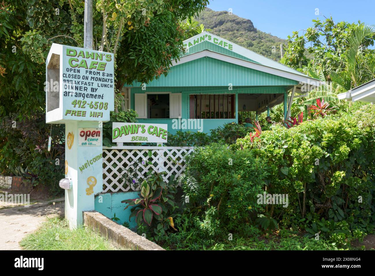 Dawn's Cafe in Lower Bay, Bequia Island, St. Vincent & die Grenadinen, Karibik Stockfoto