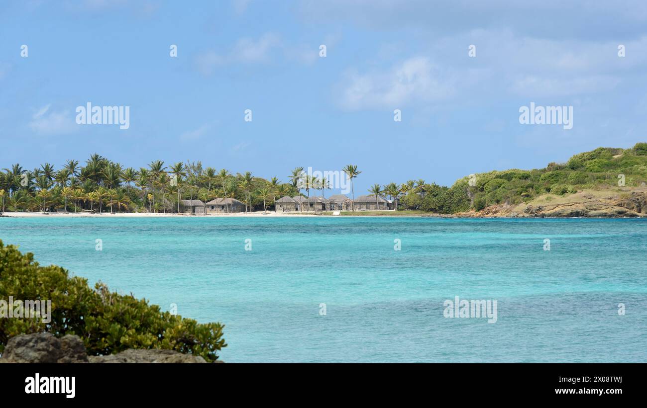 Exklusive Luxusvillen mit Blick auf L'Ansecoy Kite Beach, Mustique Island, St. Vincent und die Grenadinen, Karibik Stockfoto