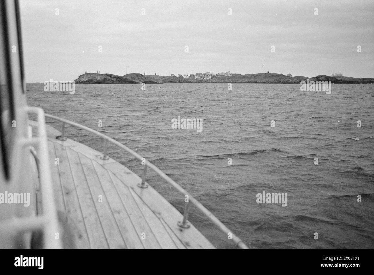 Aktuell 16 - 6 - 1973: Hundert Häuser und ein Mann als vor 20 Jahren war Bjørnsund eine lebendige Gemeinde. Heute ist nur noch eine Person in diesem Fischerdorf übrig. Jetzt wird Bjørnstad ein Touristenziel. Die Leute sind begierig, hier draußen in dieser Einsamkeit ein Haus zu kaufen. Foto: Sverre A. Børretzen / aktuell / NTB ***FOTO NICHT BEARBEITET*** Stockfoto