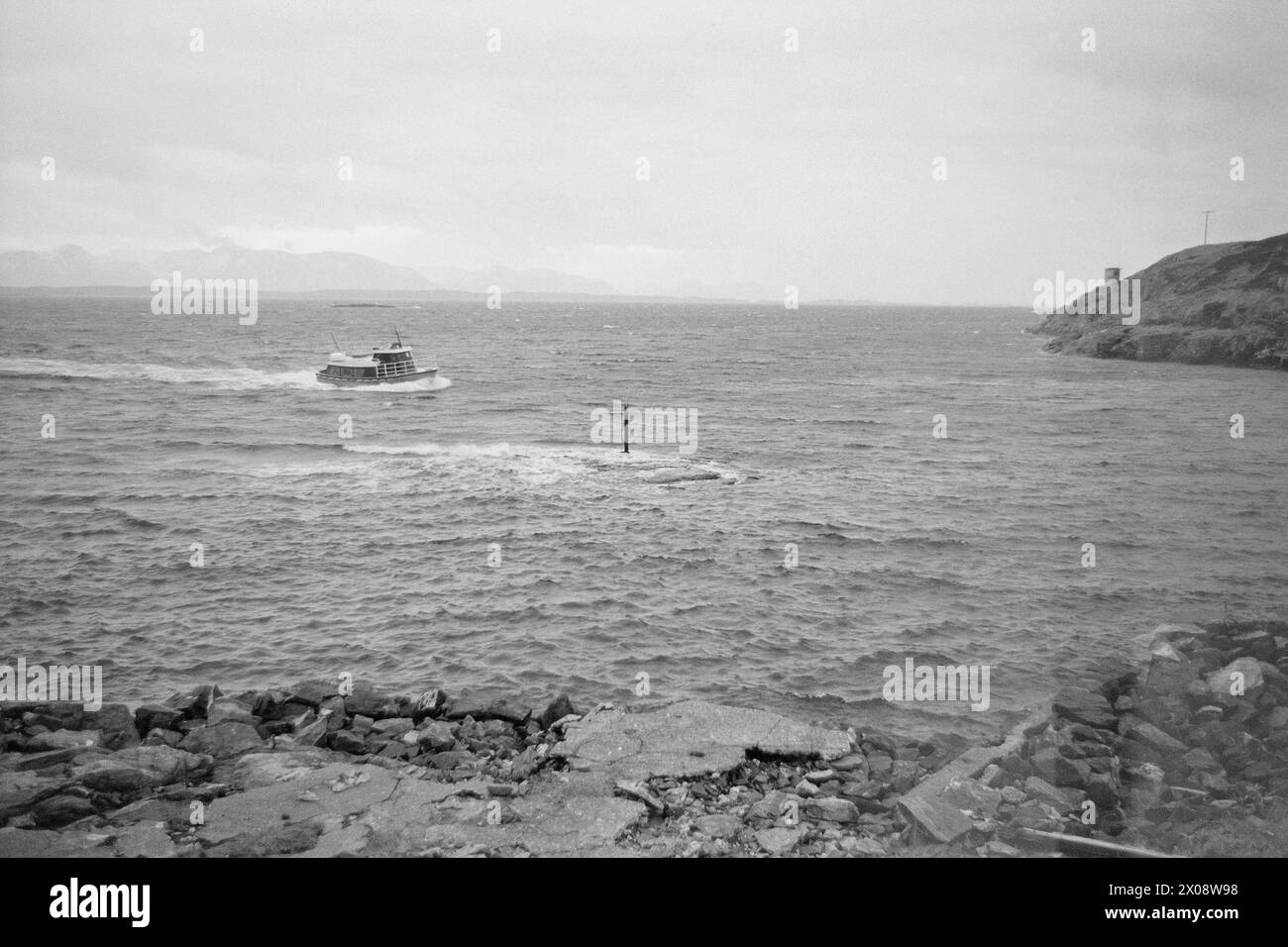 Aktuell 16 - 6 - 1973: Hundert Häuser und ein Mann als vor 20 Jahren war Bjørnsund eine lebendige Gemeinde. Heute ist nur noch eine Person in diesem Fischerdorf übrig. Jetzt wird Bjørnstad ein Touristenziel. Die Leute sind begierig, hier draußen in dieser Einsamkeit ein Haus zu kaufen. Foto: Sverre A. Børretzen / aktuell / NTB ***FOTO NICHT BEARBEITET*** Stockfoto