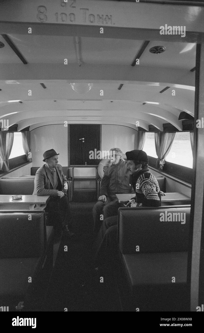 Aktuell 16 - 6 - 1973: Hundert Häuser und ein Mann als vor 20 Jahren war Bjørnsund eine lebendige Gemeinde. Heute ist nur noch eine Person in diesem Fischerdorf übrig. Jetzt wird Bjørnstad ein Touristenziel. Die Leute sind begierig, hier draußen in dieser Einsamkeit ein Haus zu kaufen. Foto: Sverre A. Børretzen / aktuell / NTB ***FOTO NICHT BEARBEITET*** Stockfoto