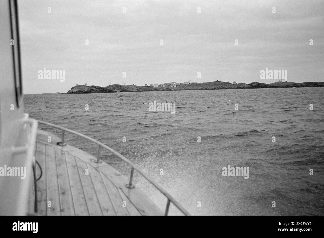 Aktuell 16 - 6 - 1973: Hundert Häuser und ein Mann als vor 20 Jahren war Bjørnsund eine lebendige Gemeinde. Heute ist nur noch eine Person in diesem Fischerdorf übrig. Jetzt wird Bjørnstad ein Touristenziel. Die Leute sind begierig, hier draußen in dieser Einsamkeit ein Haus zu kaufen. Foto: Sverre A. Børretzen / aktuell / NTB ***FOTO NICHT BEARBEITET*** Stockfoto